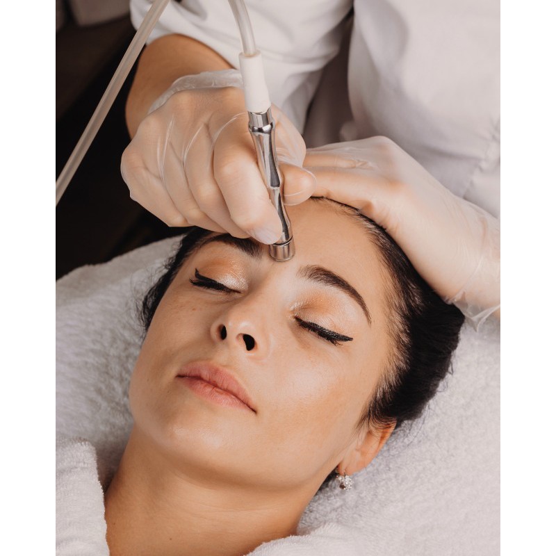 P. Viso idratante/purificante + Tecnologia Microdermoabrasione + Skin Test